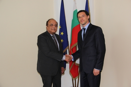 Meeting of the Foreign Minister with the Ambassador of India